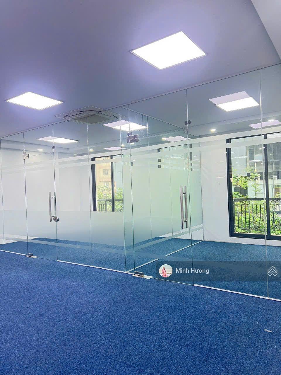 cho-thue-van-phong-100m-view-kinh-mat-pho-le-van-thiem-4